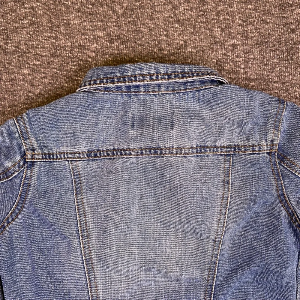 Tommy Bahama Denim Jacket Girls 8‎ Blue Distressed Ripped Jean Coat Medium Wash
